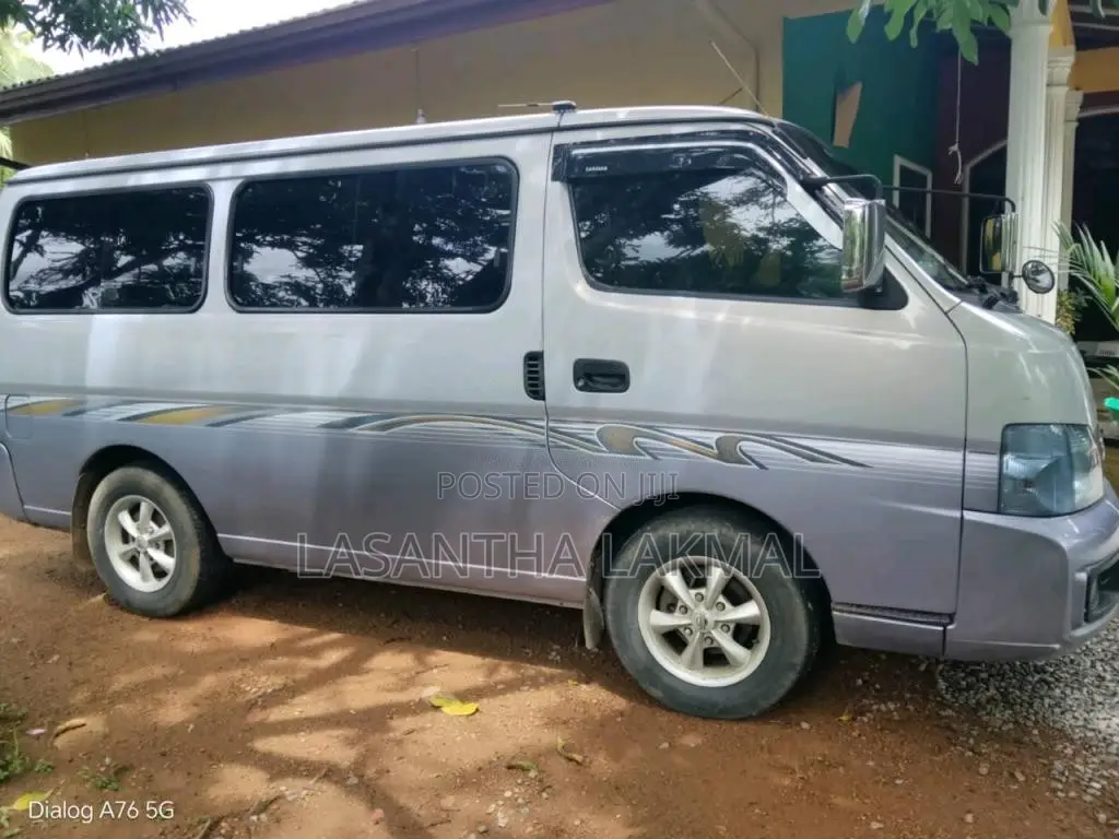 Nissan E25 2003 Van (Used)
