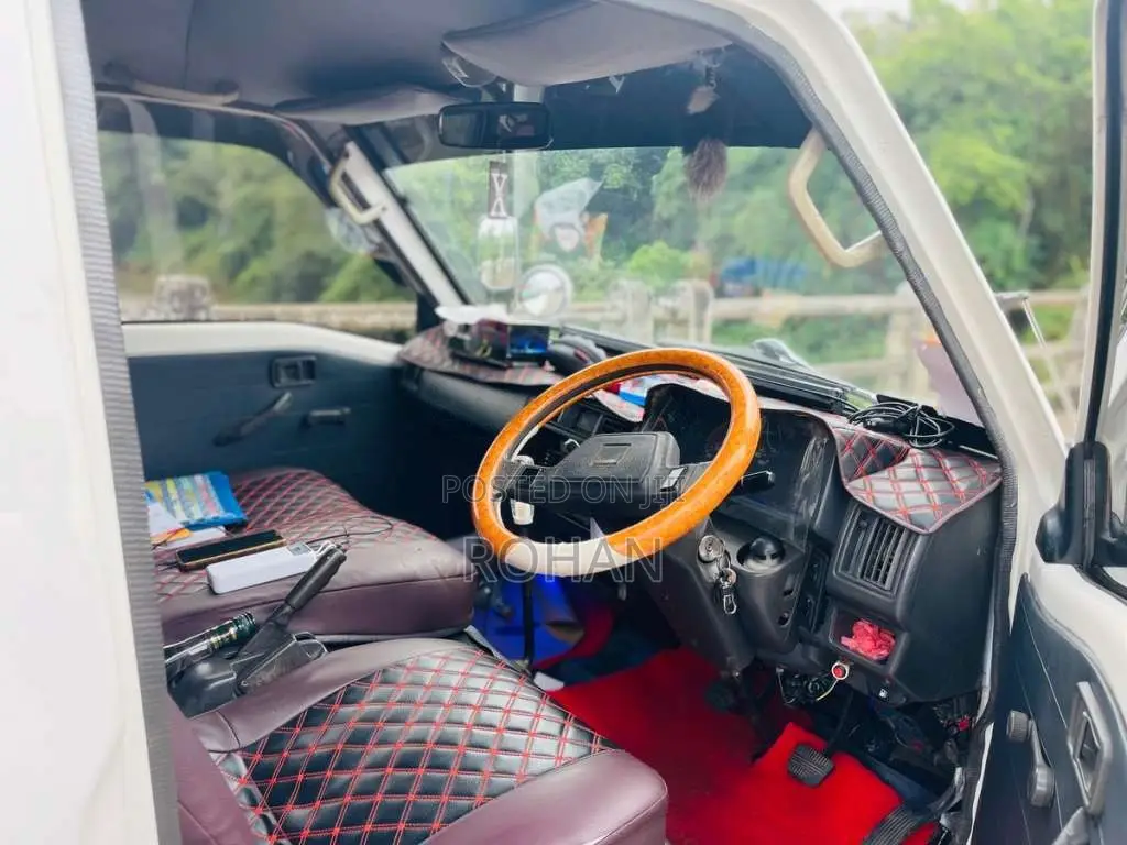 Nissan Vanette 2000 Van (Used)