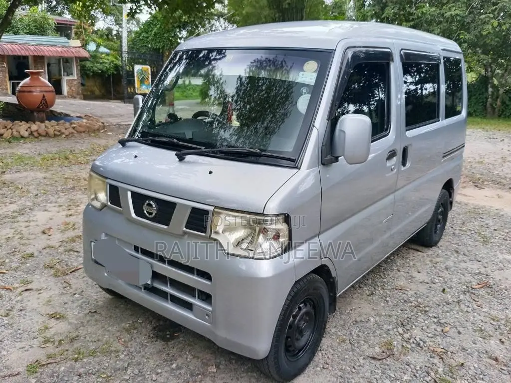 Nissan Clipper 2013 Van (Used)