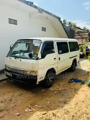 Nissan Caravan 2000 Van (Used)
