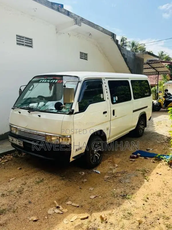 Nissan Caravan 2000 Van (Used)