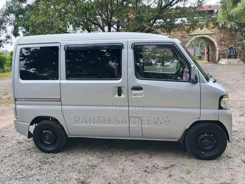 Nissan Clipper 2013 Van (Used)