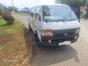 Toyota Dolphin 113 1990 Van (Used)