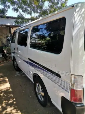 Nissan E25 2015 Van (Used)