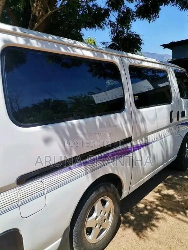 Nissan E25 2015 Van (Used)