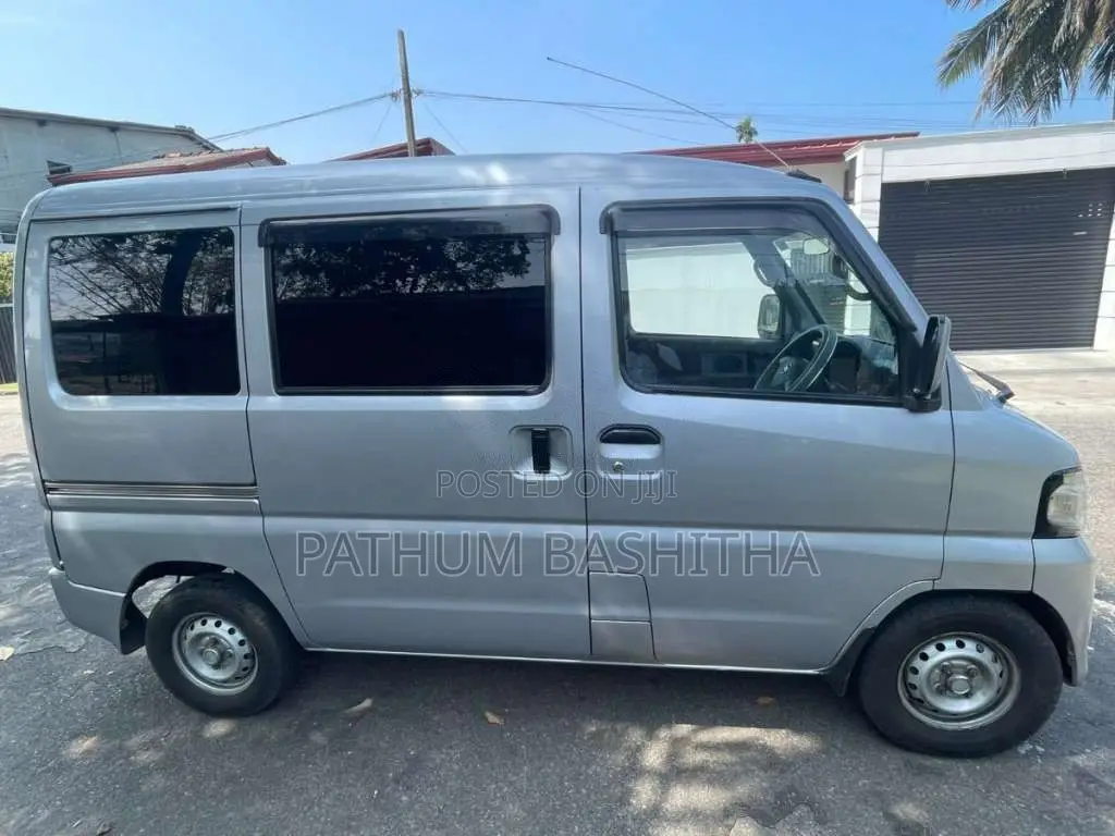 Nissan Clipper 2013 Van (Used)