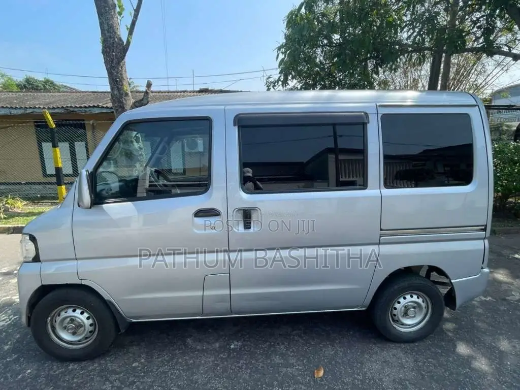 Nissan Clipper 2013 Van (Used)