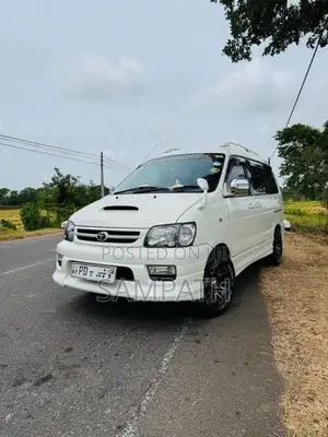Toyota Noah CR42 2012 Van (Used)