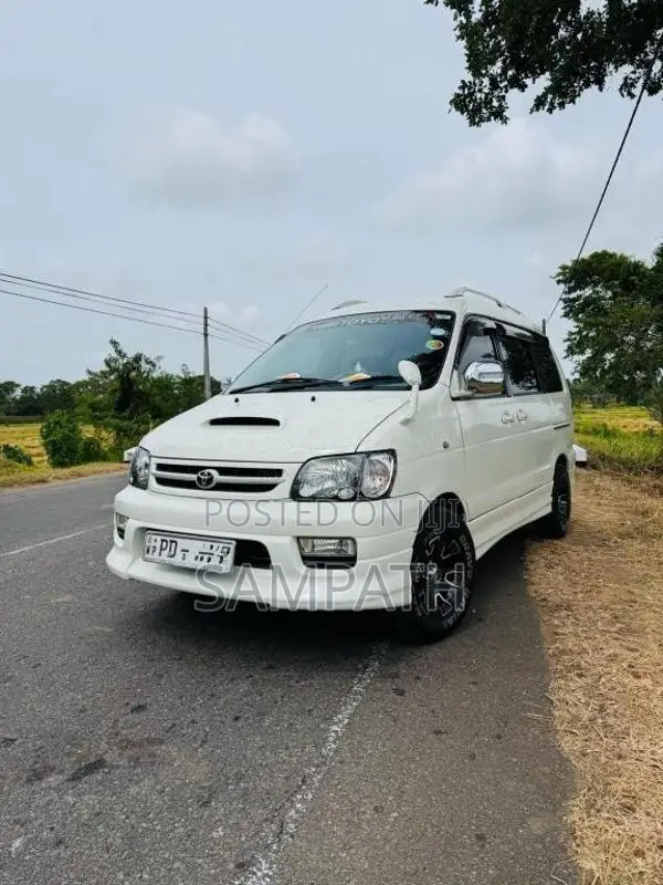 Toyota Noah CR42 2012 Van (Used)