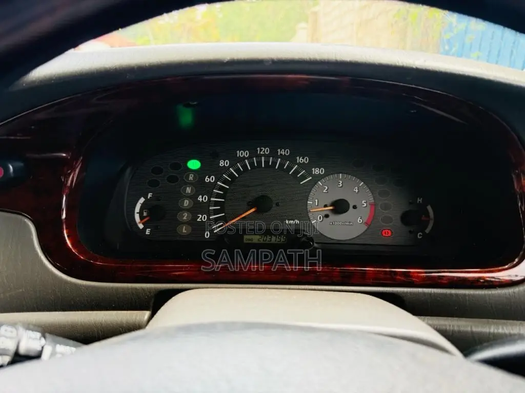 Toyota Noah CR42 2012 Van (Used)