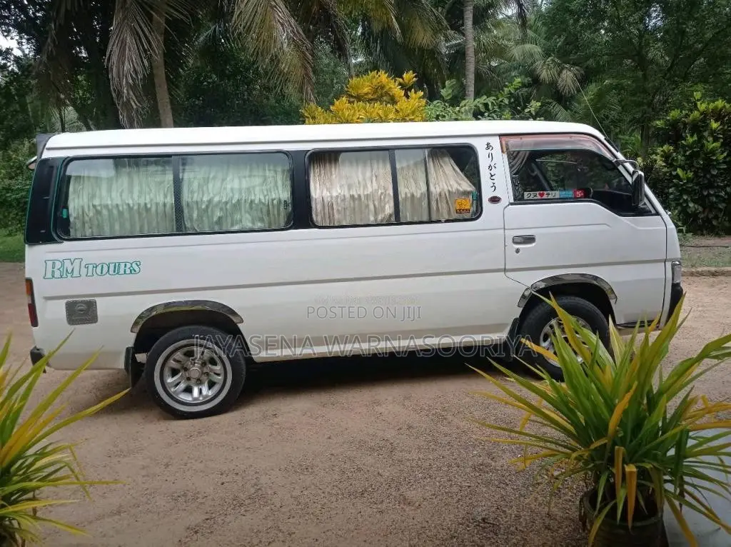Nissan Caravan 1993 Van (Used)