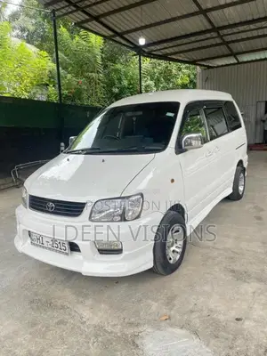 Toyota Noah 1999 Van (Used)