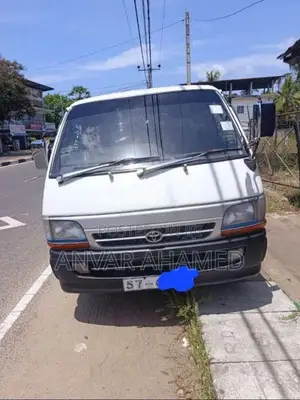 Toyota Toyota 1996 Van (Used)