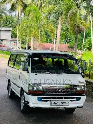 Toyota Dolphin 1997 Van (Used)