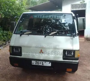 Mitsubishi L300 1982 Van (Used)