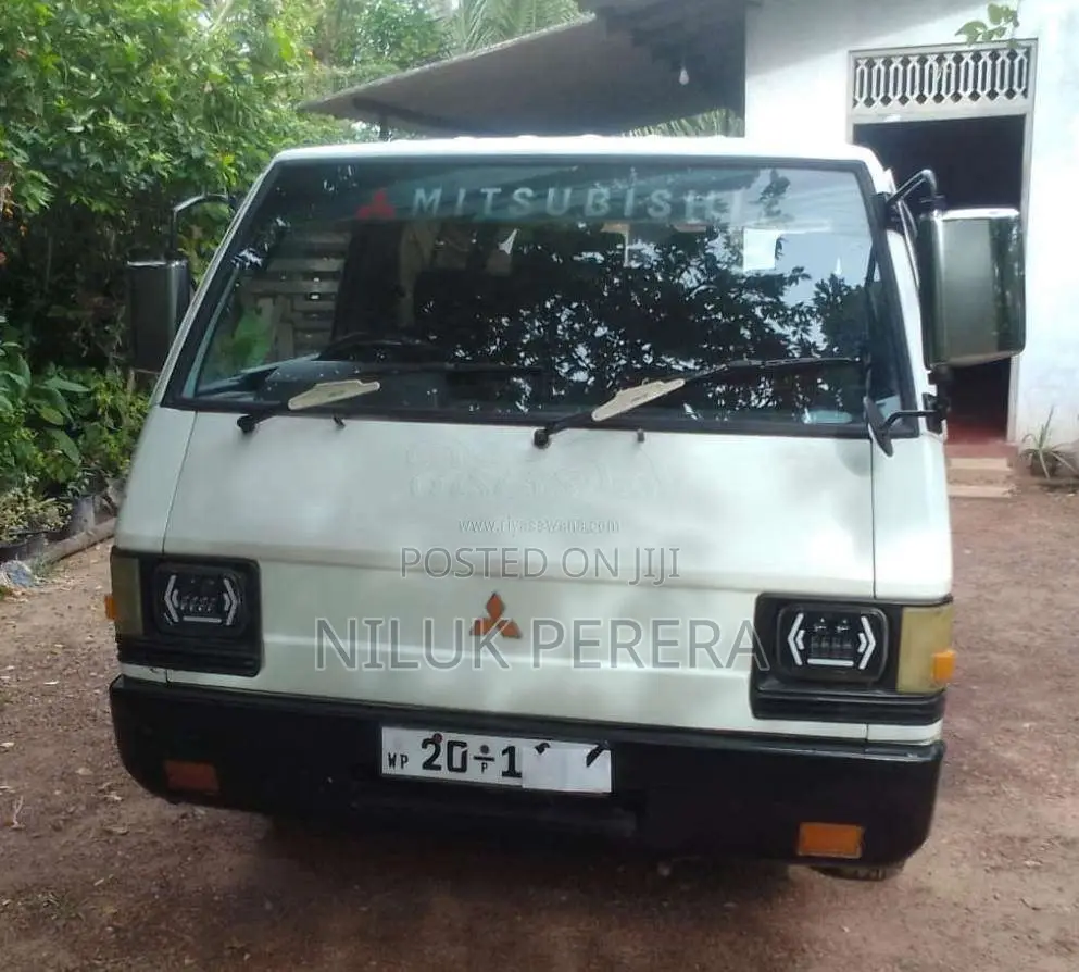 Mitsubishi L300 1982 Van (Used)