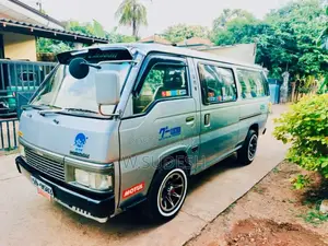 Nissan Caravan 1994 Van (Used)