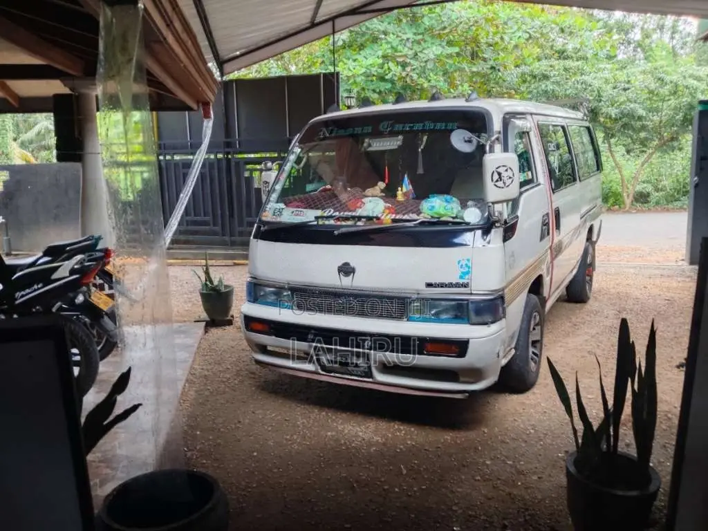 Nissan Caravan 1994 Van (Used)