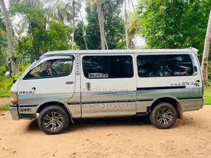 Toyota Dolphin 1995 Van (Used)