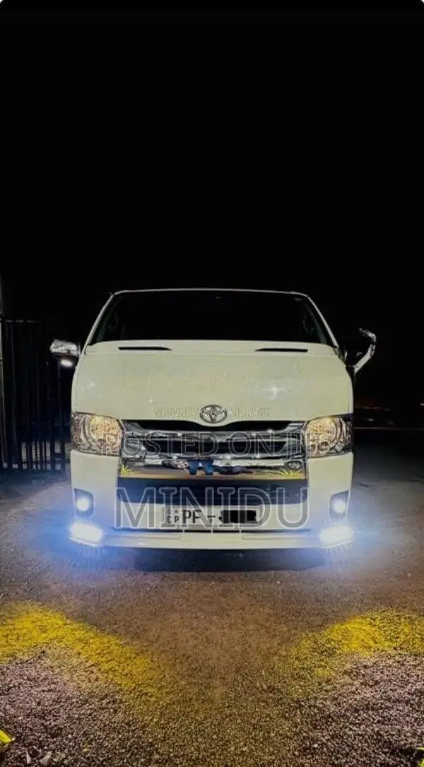 Toyota KDH TRH 2011 Van (Used)