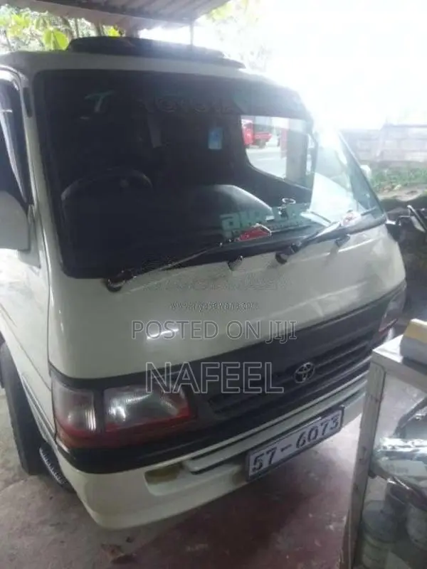 Toyota Dolphin 1994 Van (Used)