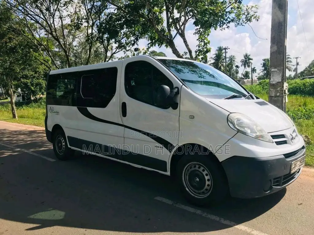 Nissan Primestar 2013 Van (Used)
