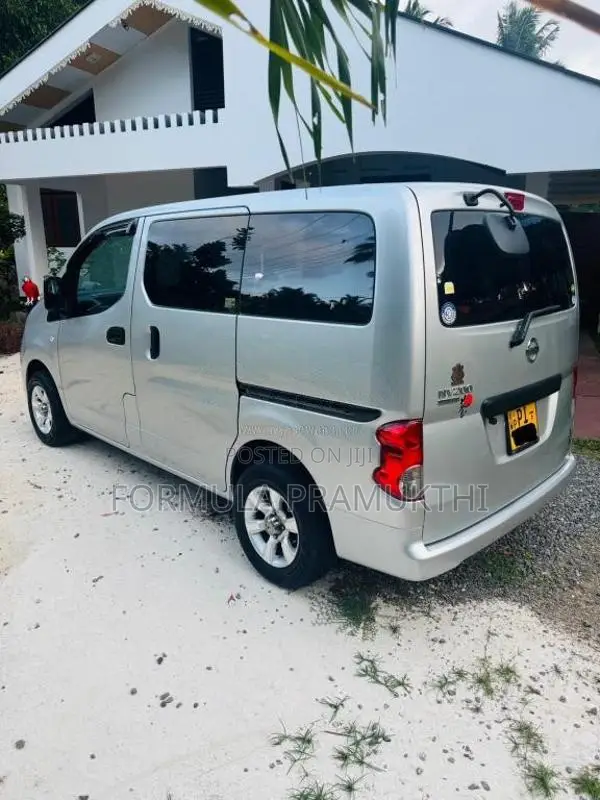 Nissan NV200 2015 Van (Used)