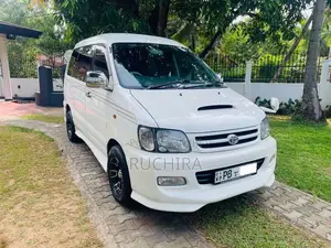 Toyota Noah Kr42 2002 Van (Used)