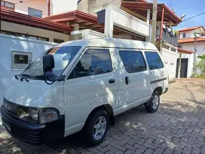Toyota Lotto 1995 Van (Used)