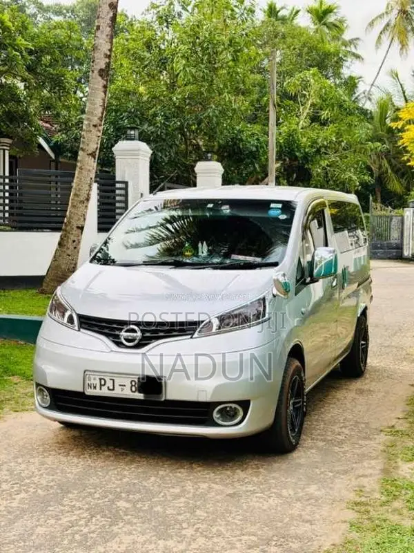 Nissan NV200 2016 Van (Used)