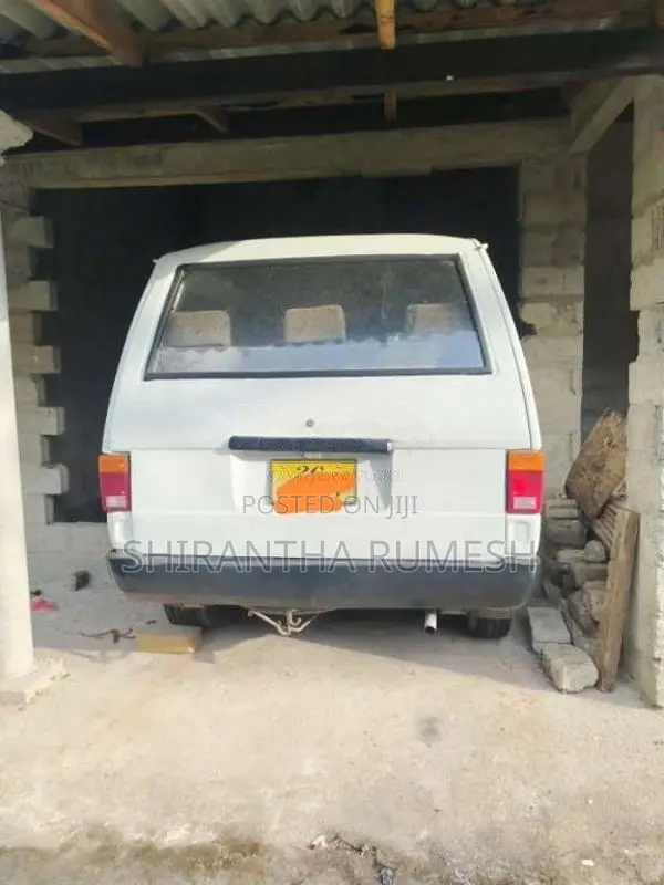Mitsubishi L300 1982 Van (Used)