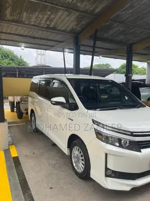 Toyota Voxy 2014 Van (Used)