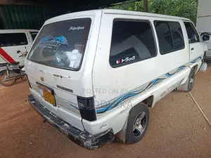 Toyota CR27 1991 Van (Used)