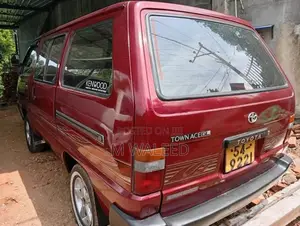 Toyota CR27 1990 Van (Used)