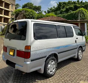 Toyota Dolphin 2002 Van (Used)