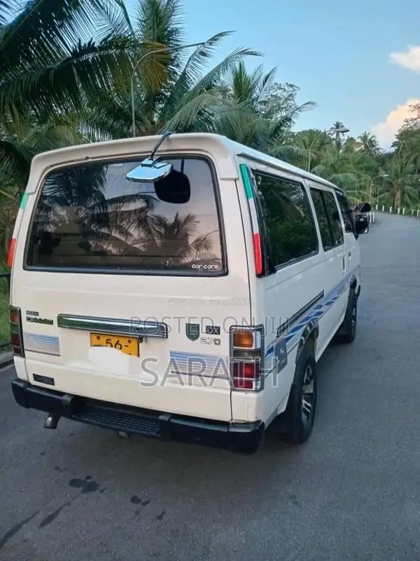 Nissan Caravan 1990 Van (Used)