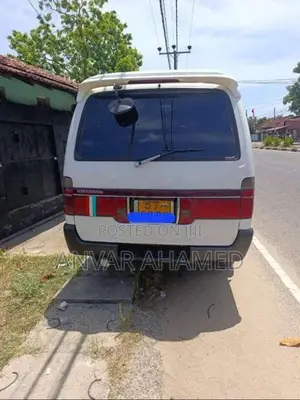 Toyota Toyota 1996 Van (Used)