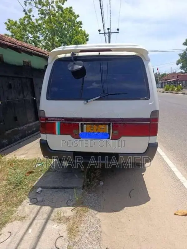 Toyota Toyota 1996 Van (Used)