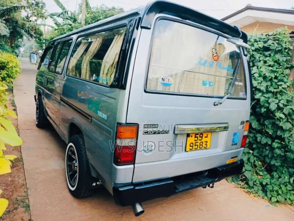 Nissan Caravan 1994 Van (Used)