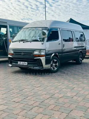 Toyota Dolphin High Roof 1999 Van (Used)