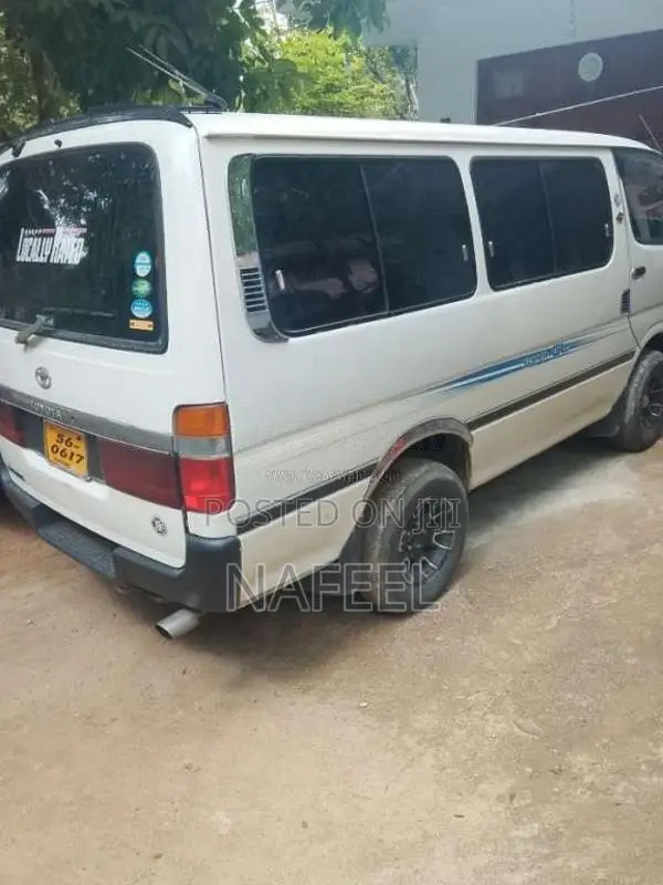Toyota Dolphin 1994 Van (Used)