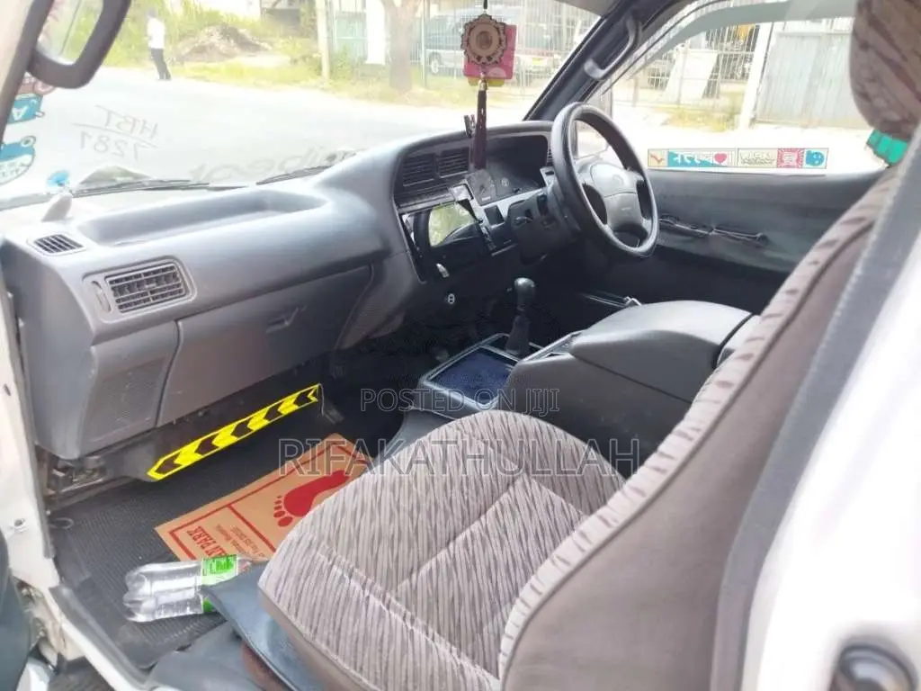 Toyota Dolphin 1990 Van (Used)