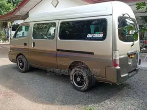 Nissan Caravan 2003 Van (Used)