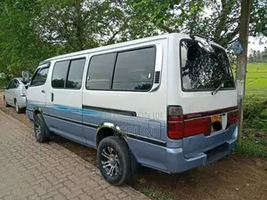 Toyota Dolphin 1991 Van (Used)