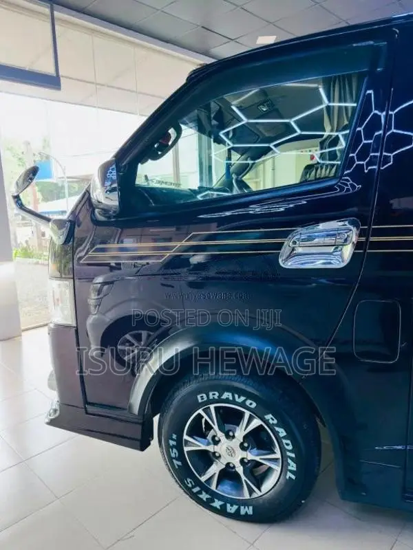 Toyota KDH DARK PRiME 2016 Van (Used)