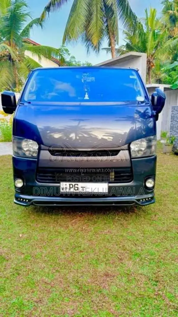 Toyota KDH 2012 Van (Used)