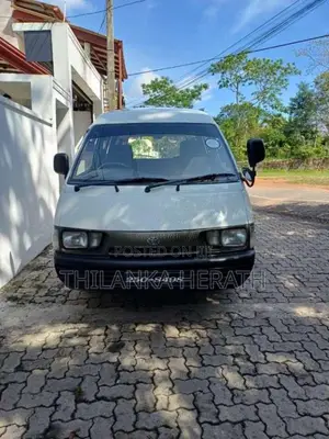 Toyota Lotto 1995 Van (Used)