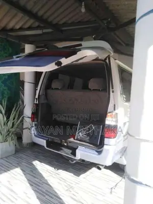 Toyota Dolphin 1997 Van (Used)