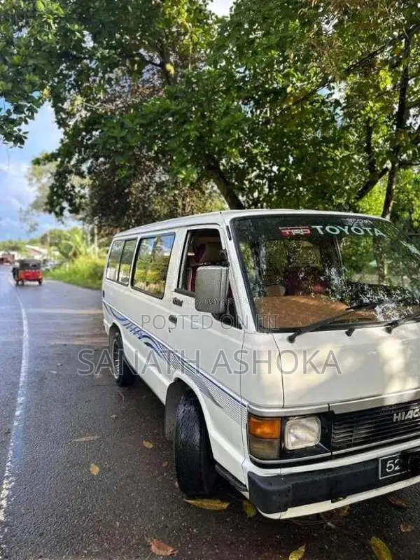 Toyota HIACE 1988 Van (Used)