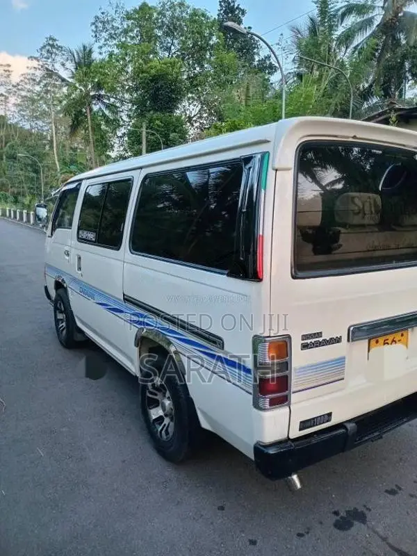 Nissan Caravan 1990 Van (Used)